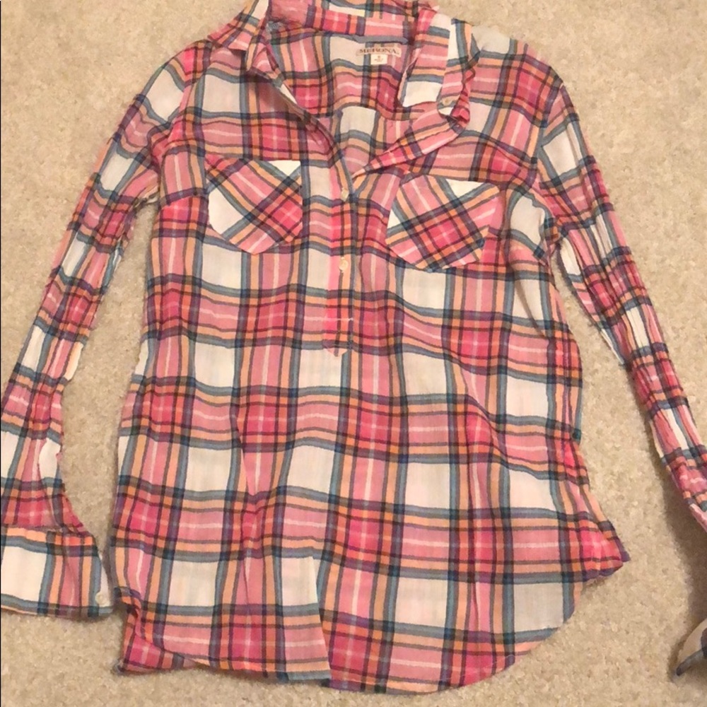Lightweight plaid shirt